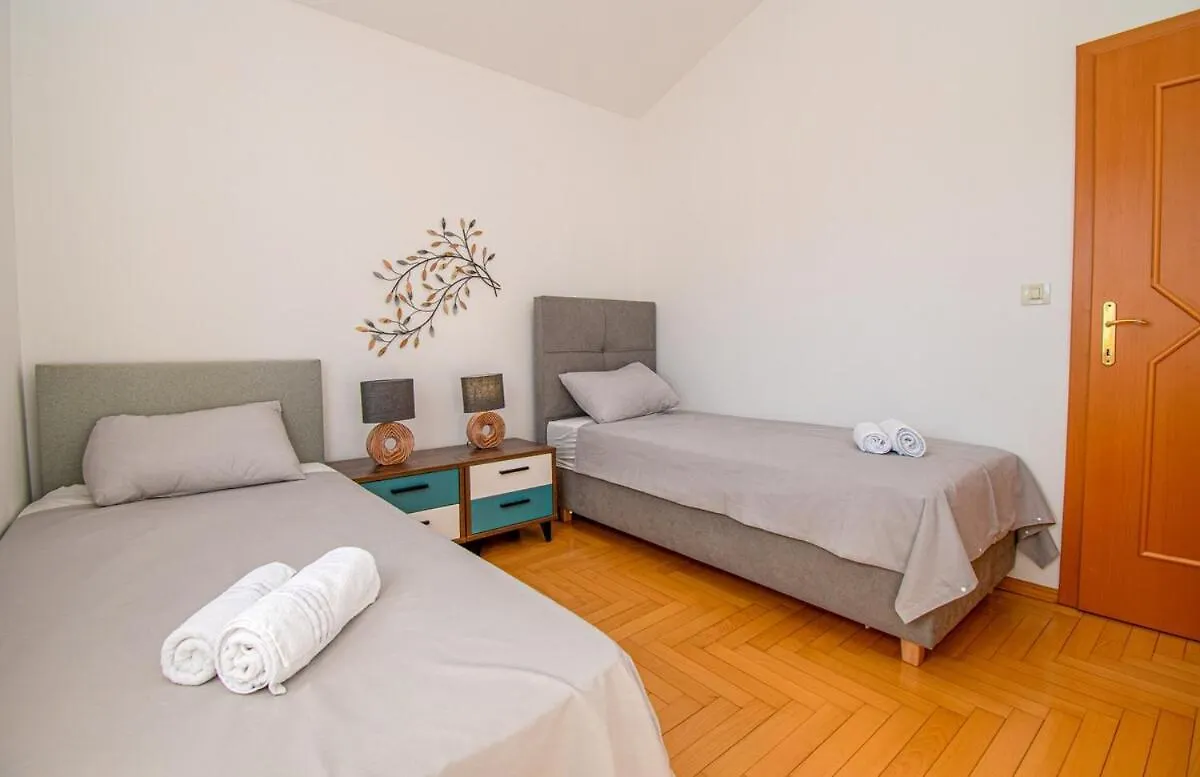 Apartment Vallis On The Lungomare, Near The Sea Pula